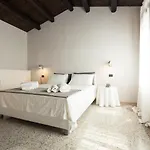 Luxury Modern Design Home, Campo Dei Mori Wifi דירה *