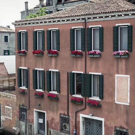 Apartment Amazing Modern Design Home, Campo Dei Mori. Wifi