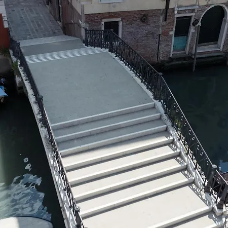 Amazing Modern Design Home, Campo Dei Mori. Wifi Venice