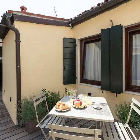 Apartment Amazing Modern Design Home, Campo Dei Mori. Wifi Venice